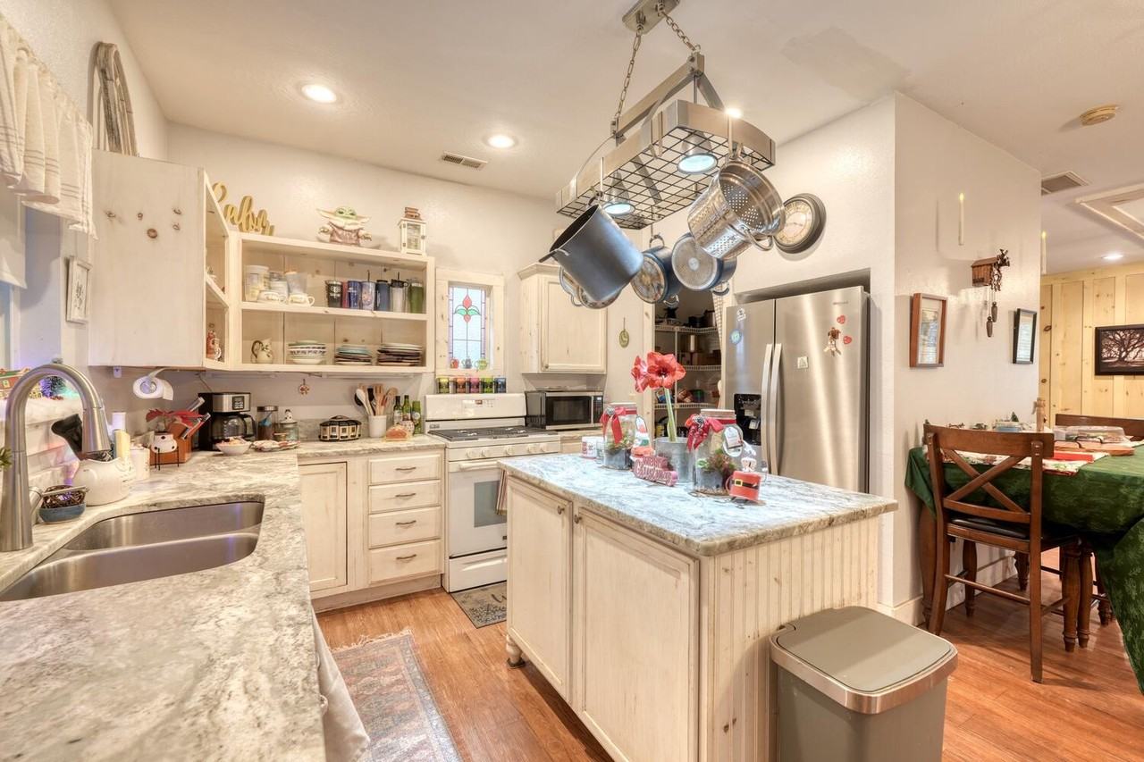 88 Steelaway Ln #1 - Photo 6 of 34