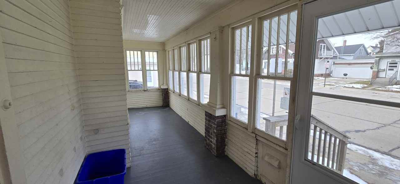 1519 22nd St #1 - Photo 2 of 17