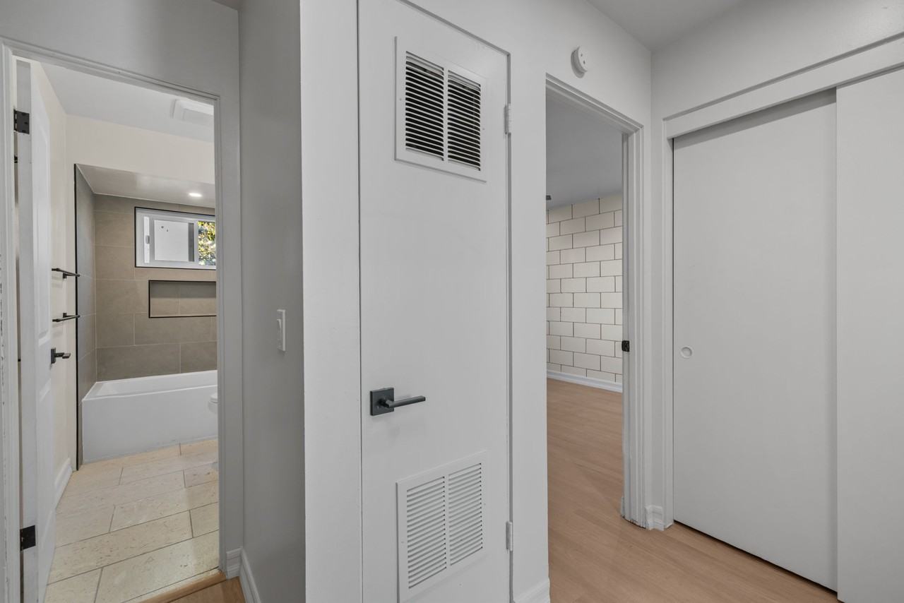 8685 Mellmanor Dr #D - Photo 7 of 14