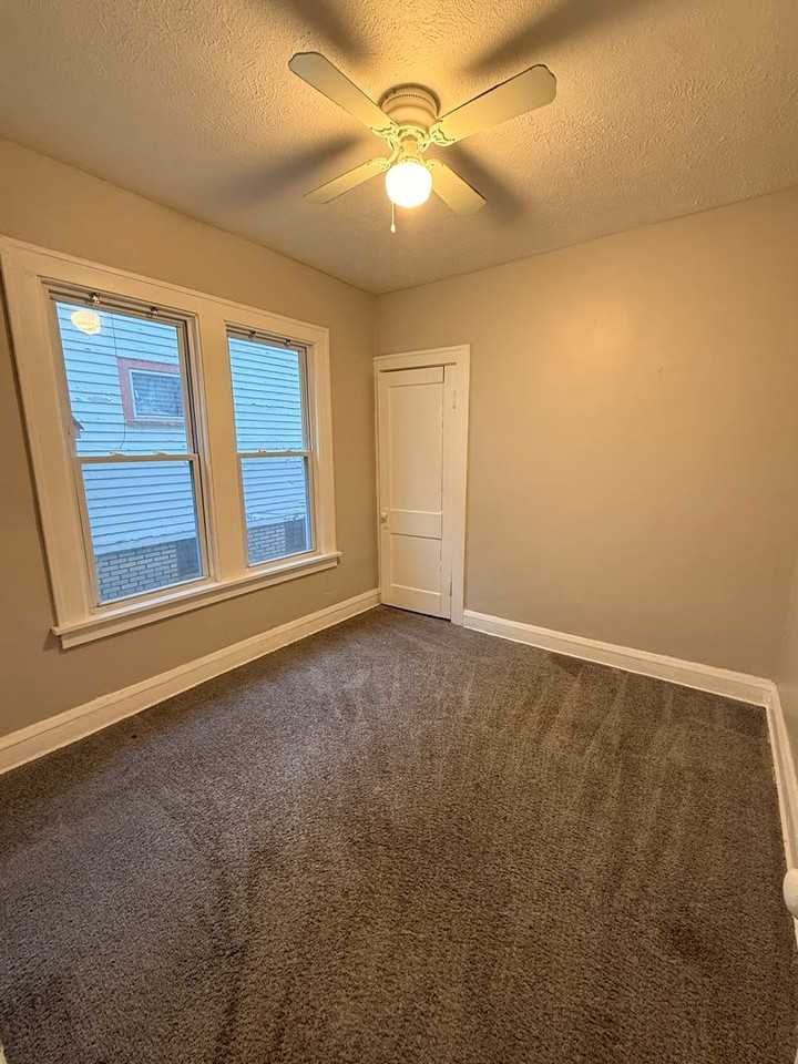 3645 E 146th st - Photo 4 of 19