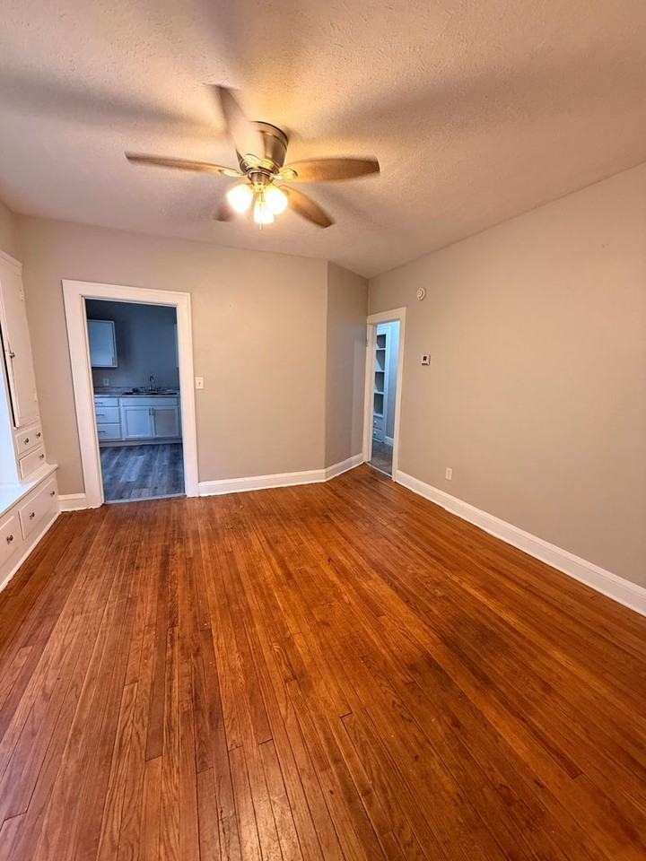 3645 E 146th st - Photo 6 of 19