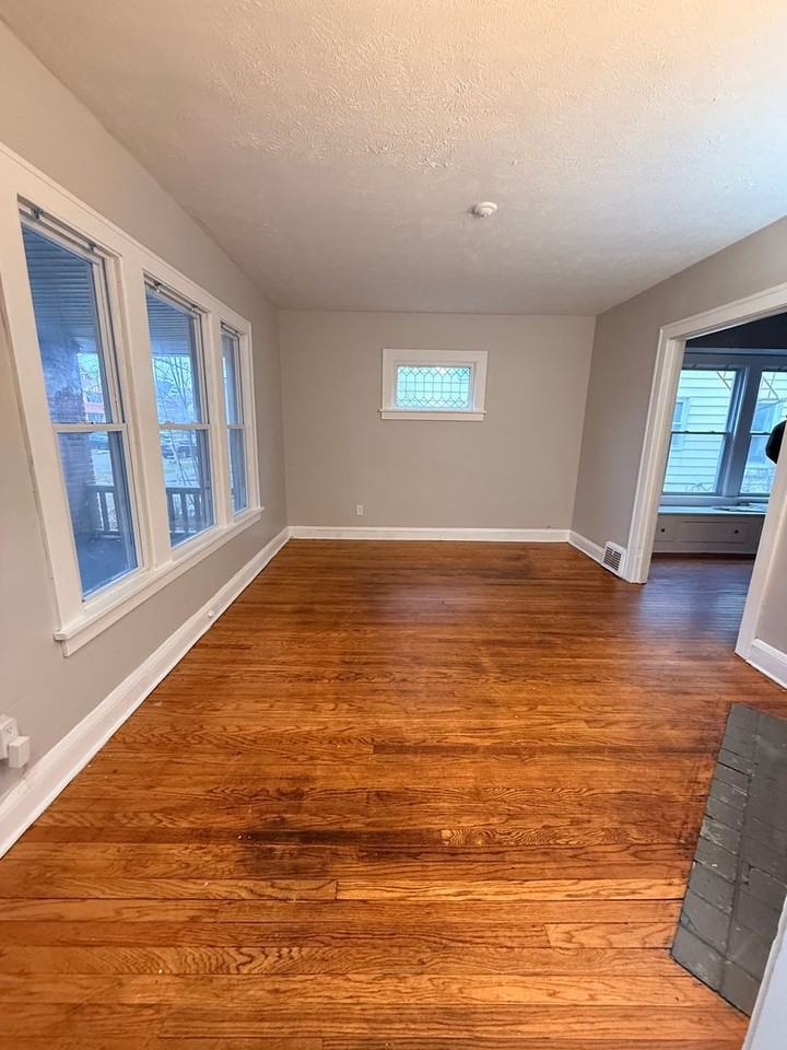 3645 E 146th st - Photo 7 of 19