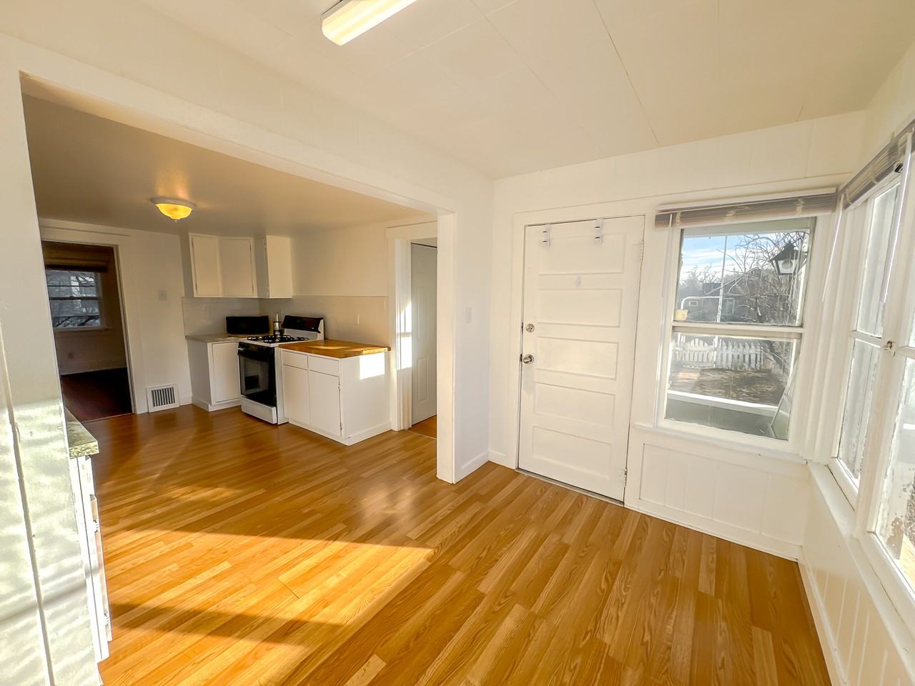 506 E 7th St #A - Photo 6 of 11