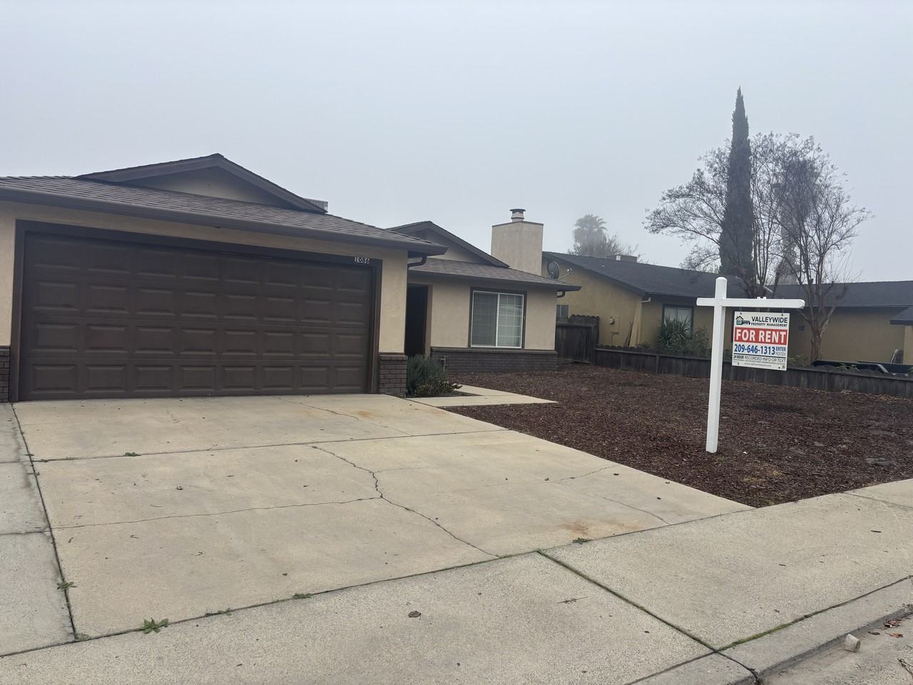 1086 Boxwood Way - Photo 2 of 29