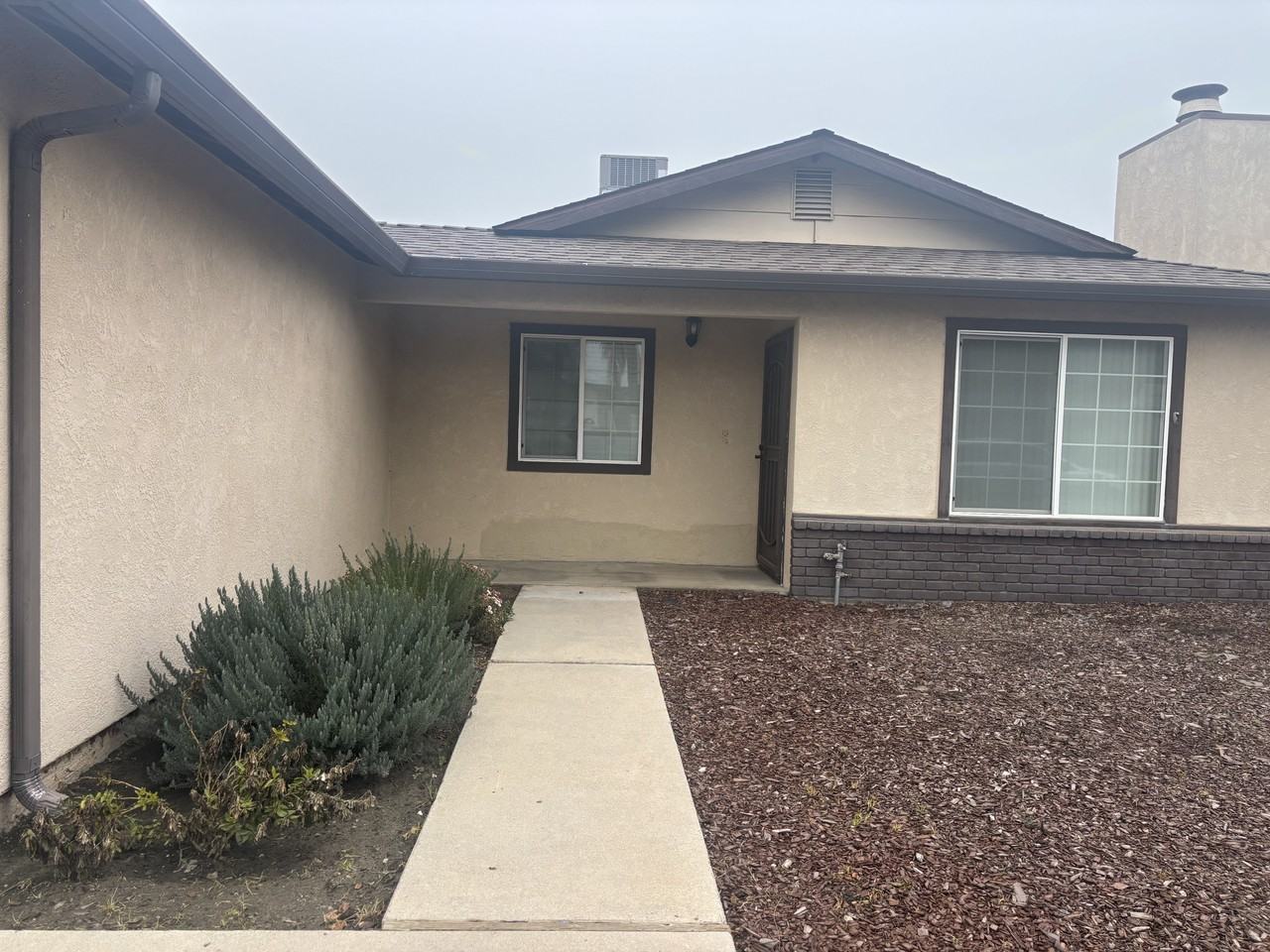 1086 Boxwood Way - Photo 4 of 29