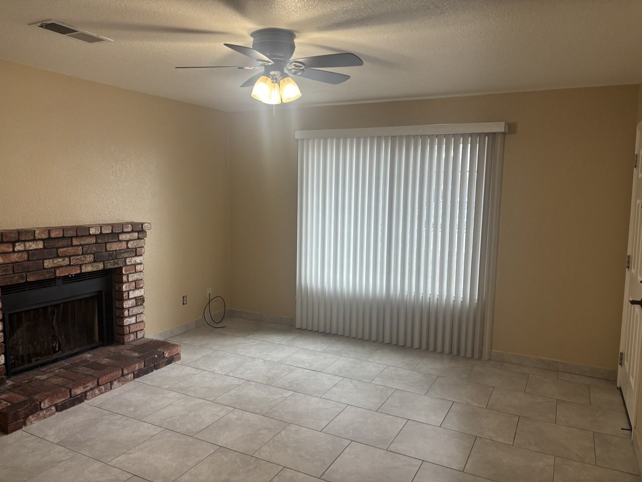 1086 Boxwood Way - Photo 7 of 29