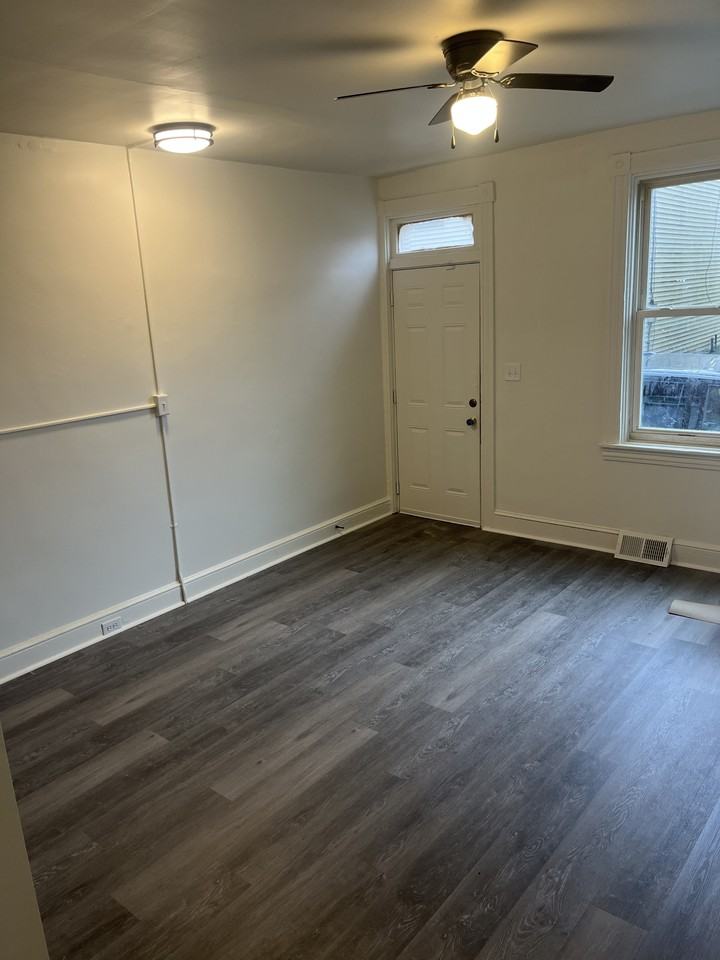 542 Locust St #1 - Photo 2 of 14