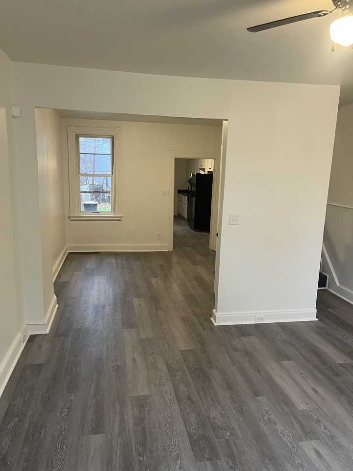 542 Locust St #1 - Photo 3 of 14