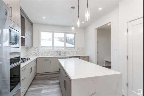 10426 147 St Nw #1 - Photo 2 of 9