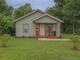 featured image of 2546 N Owasso Ave #1