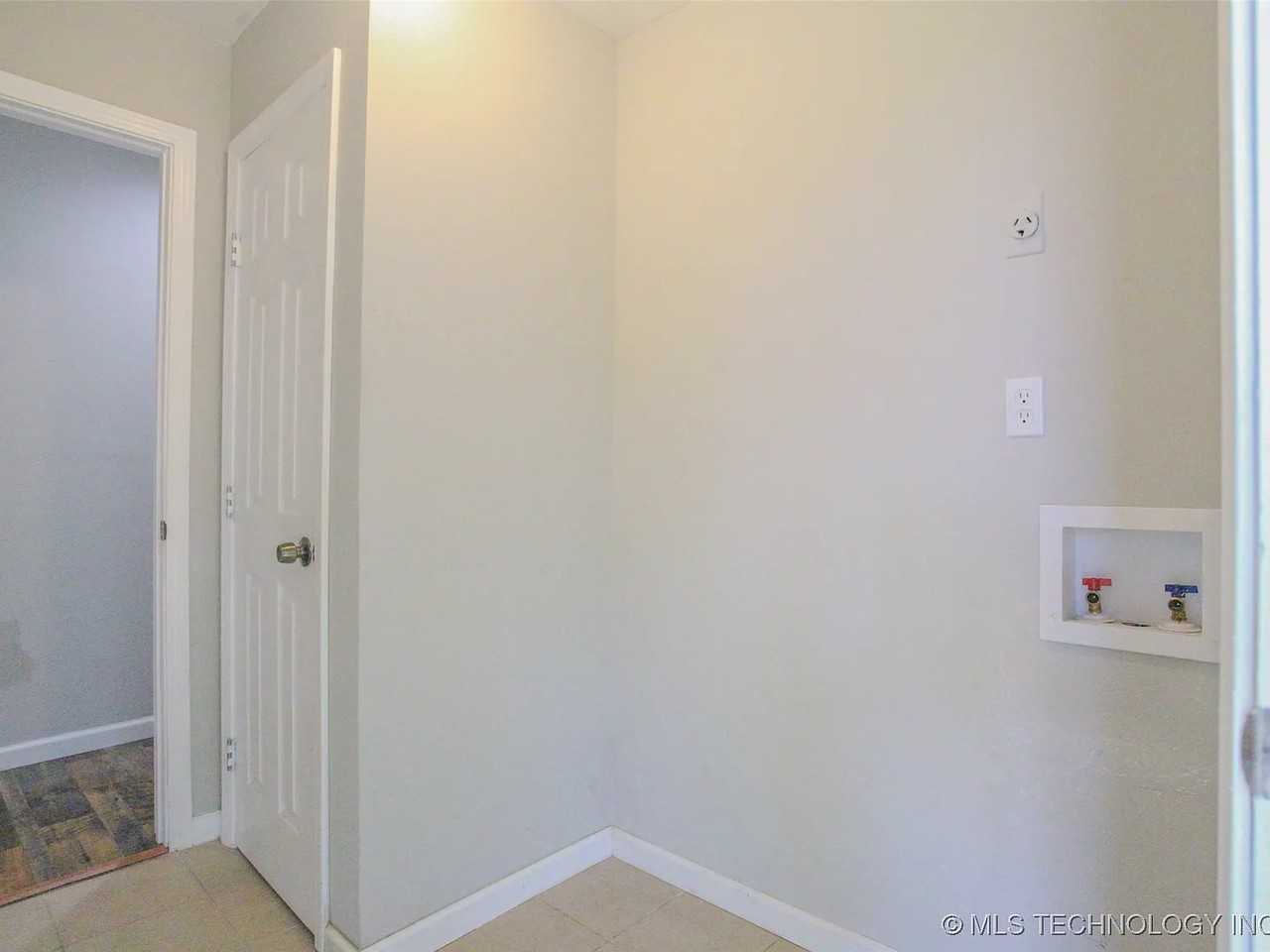 2546 N Owasso Ave #1 - Photo 6 of 7