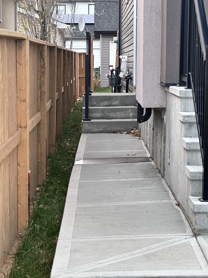 10428 147 St Nw #2 - Photo 3 of 10