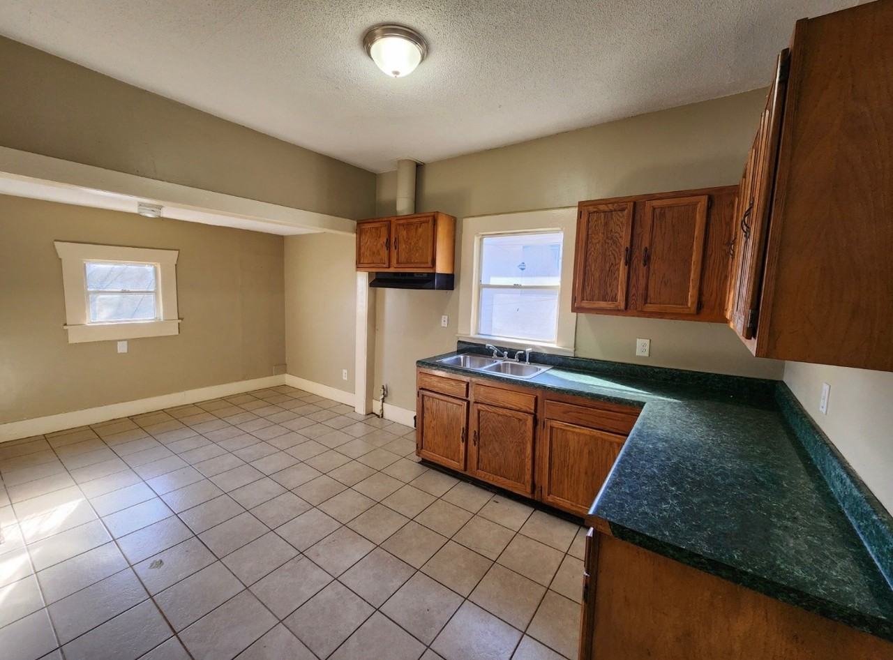 2129 30th Ave N #1 - Photo 2 of 7