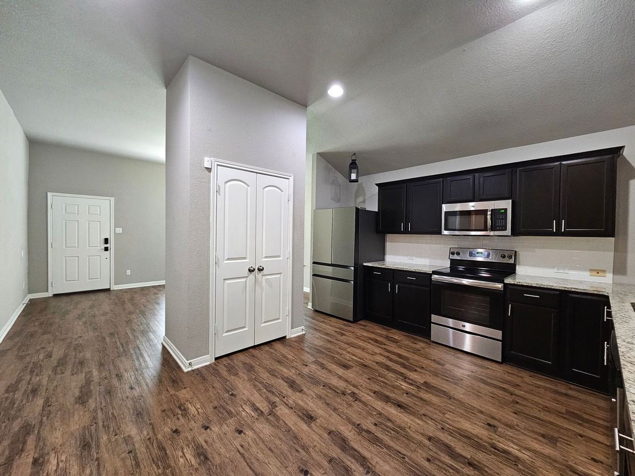 3517 Addison St - Photo 3 of 25