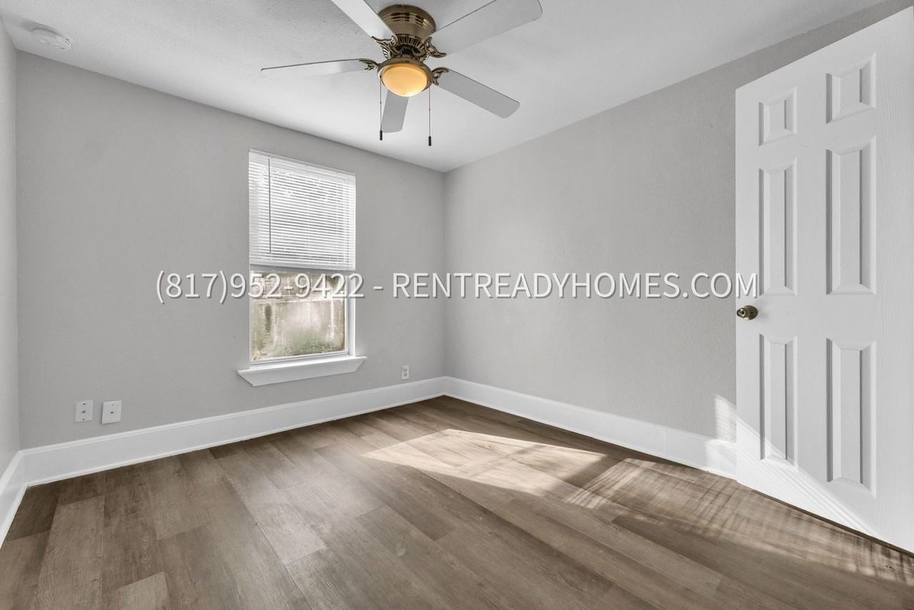 245 Conner Plz - Photo 7 of 11