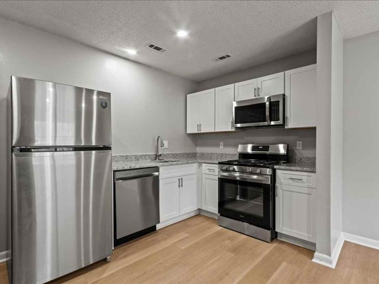 501 Swan Dr #314 - Photo 6 of 26