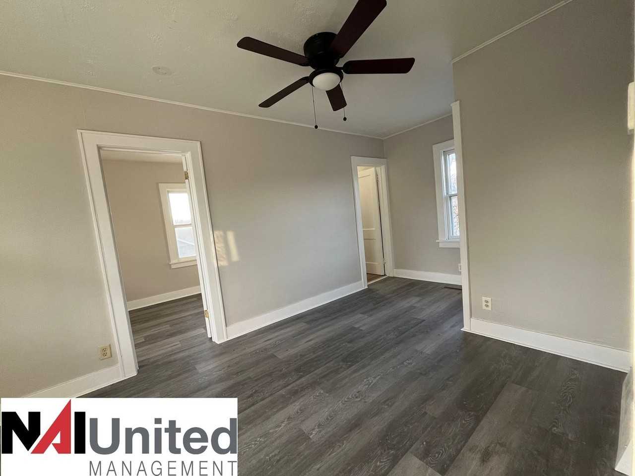 2927 S Cypress St - Photo 3 of 6