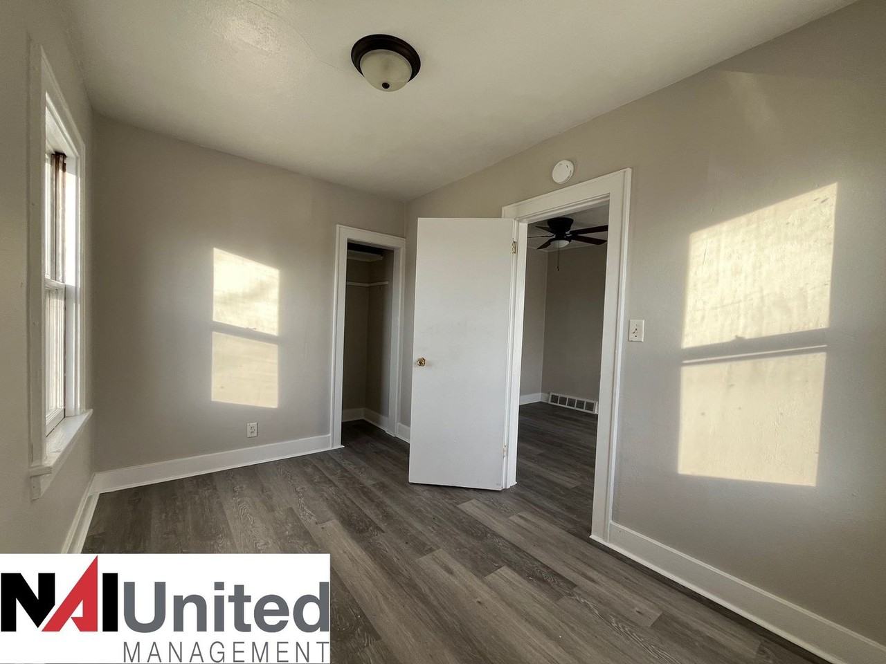 2927 S Cypress St - Photo 5 of 6