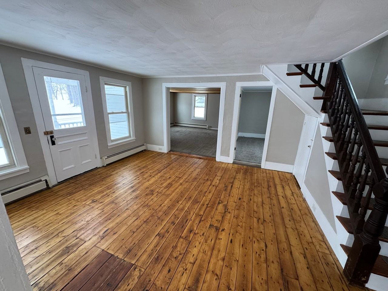 76 Frederick St - Photo 7 of 13