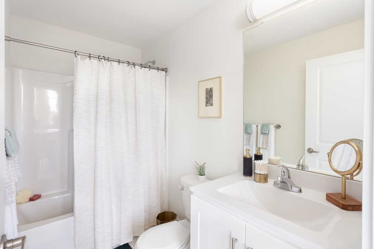 Billy Byrd - Photo 7 of 11