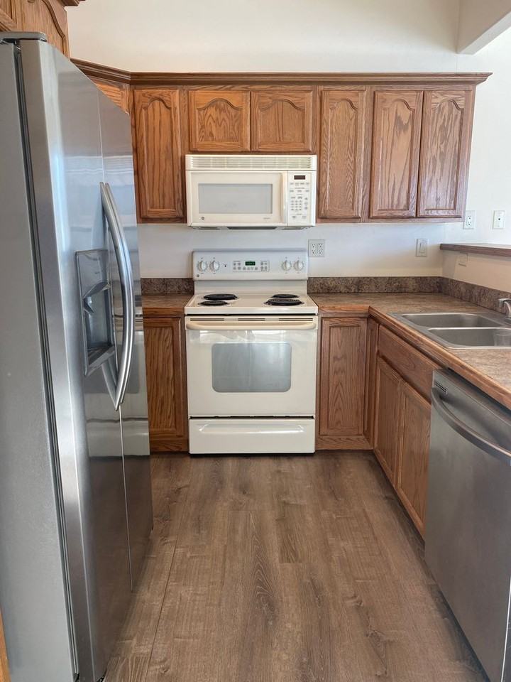 430 Forest View Dr - Photo 7 of 39