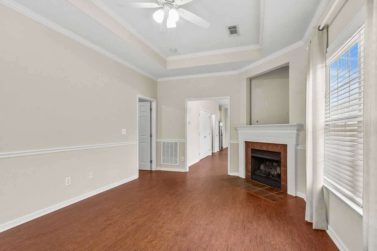 4440 19th St - Photo 5 of 28