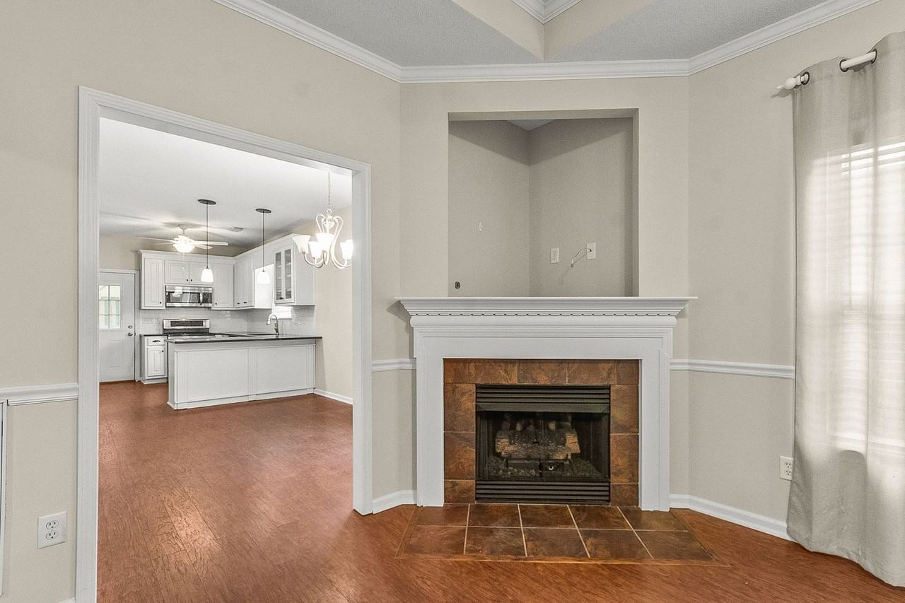 4440 19th St - Photo 7 of 28