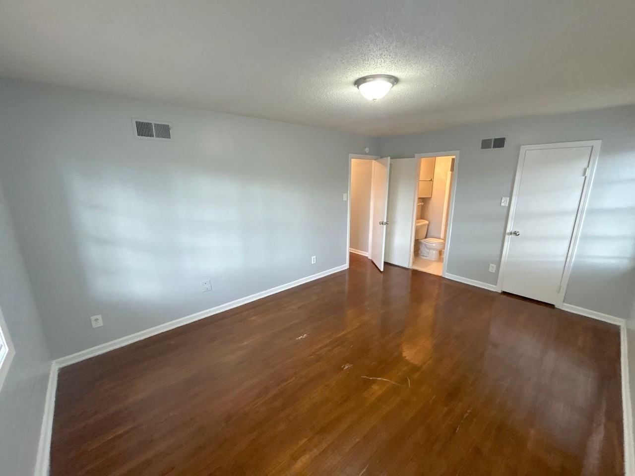 5270 Algiers Dr - Photo 7 of 15