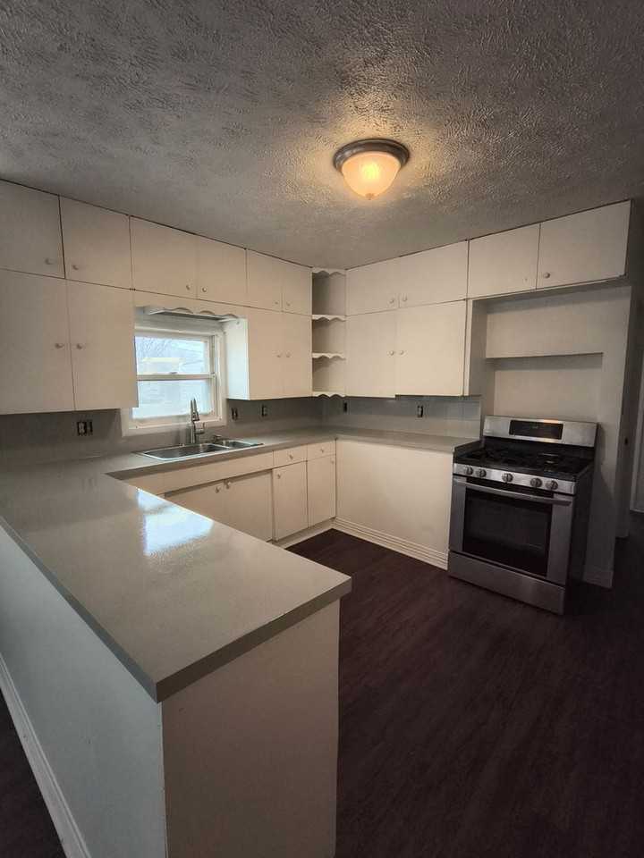 2401 7th Ave - Photo 2 of 9