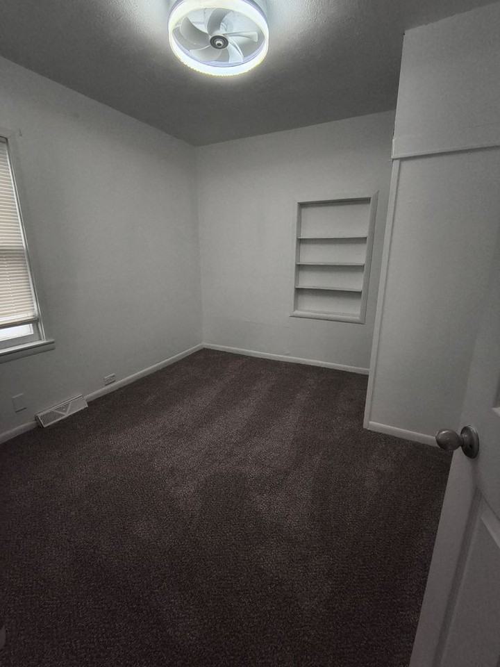 2401 7th Ave - Photo 5 of 9