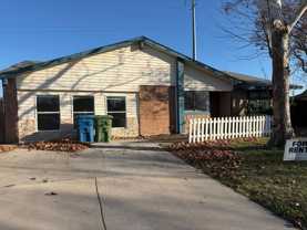 2320 Montclair Cir - Photo 1 of 1