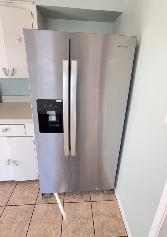 562 Otis St #A - Photo 4 of 4