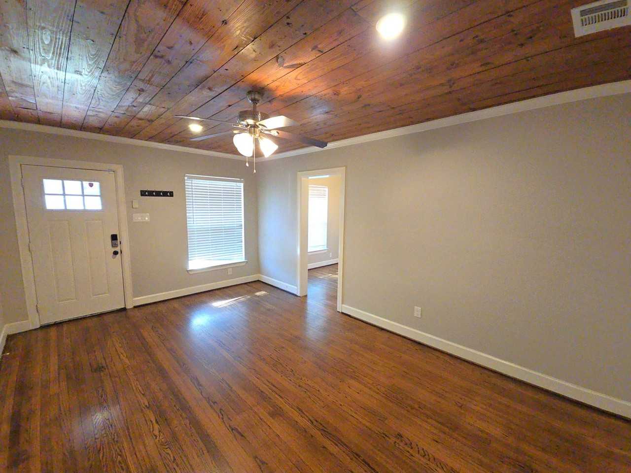 210 Olive Ave - Photo 2 of 27