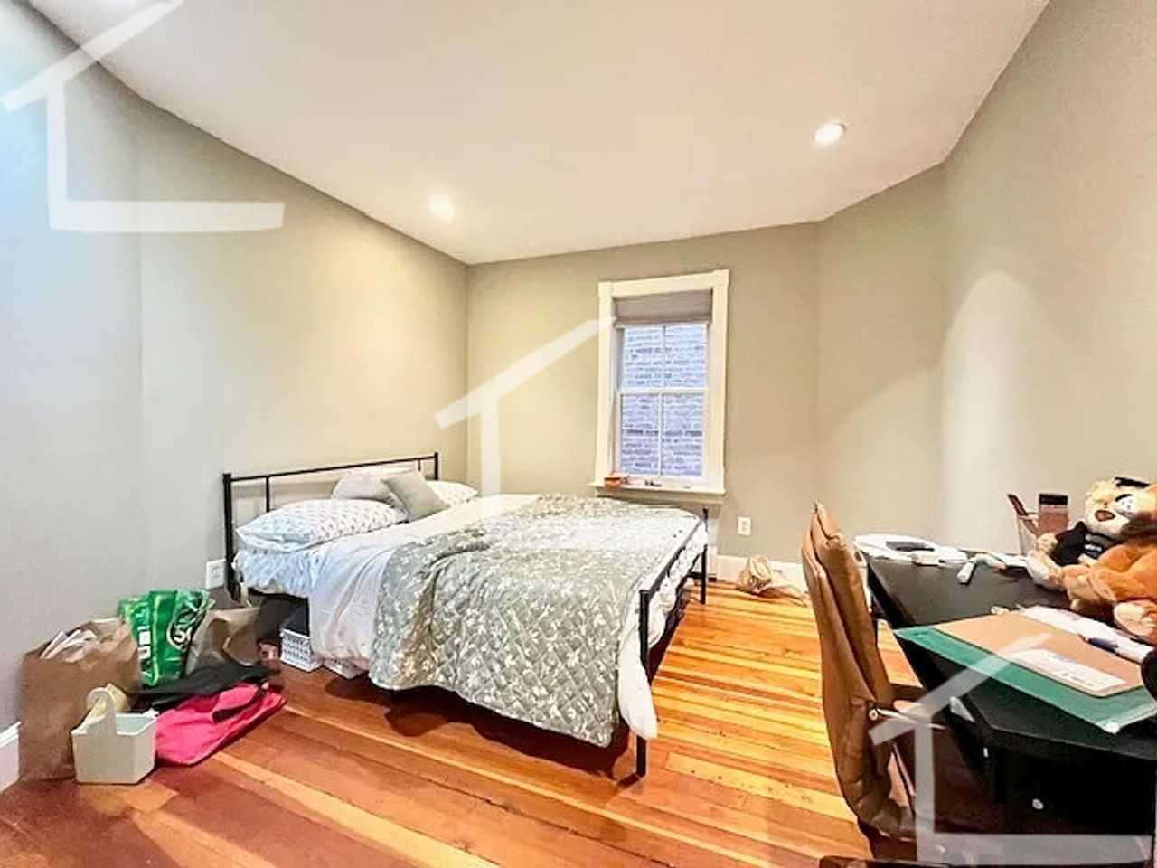 153 Highland St - Photo 2 of 22