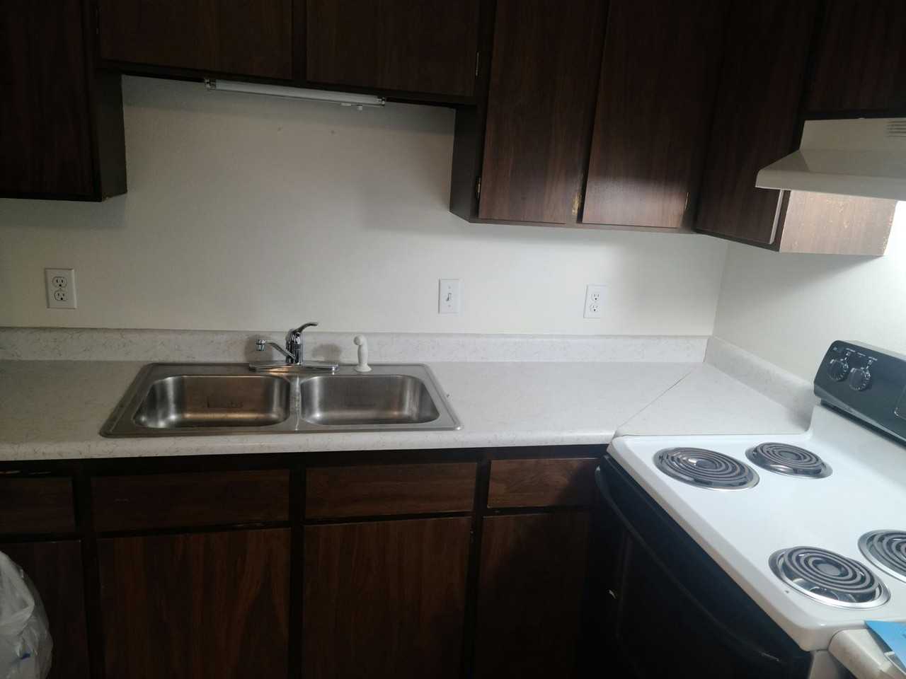 1601 Kemp St - Photo 6 of 7