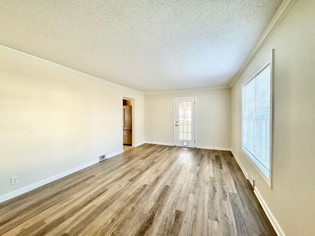 2627 Stratford Dr - Photo 2 of 27