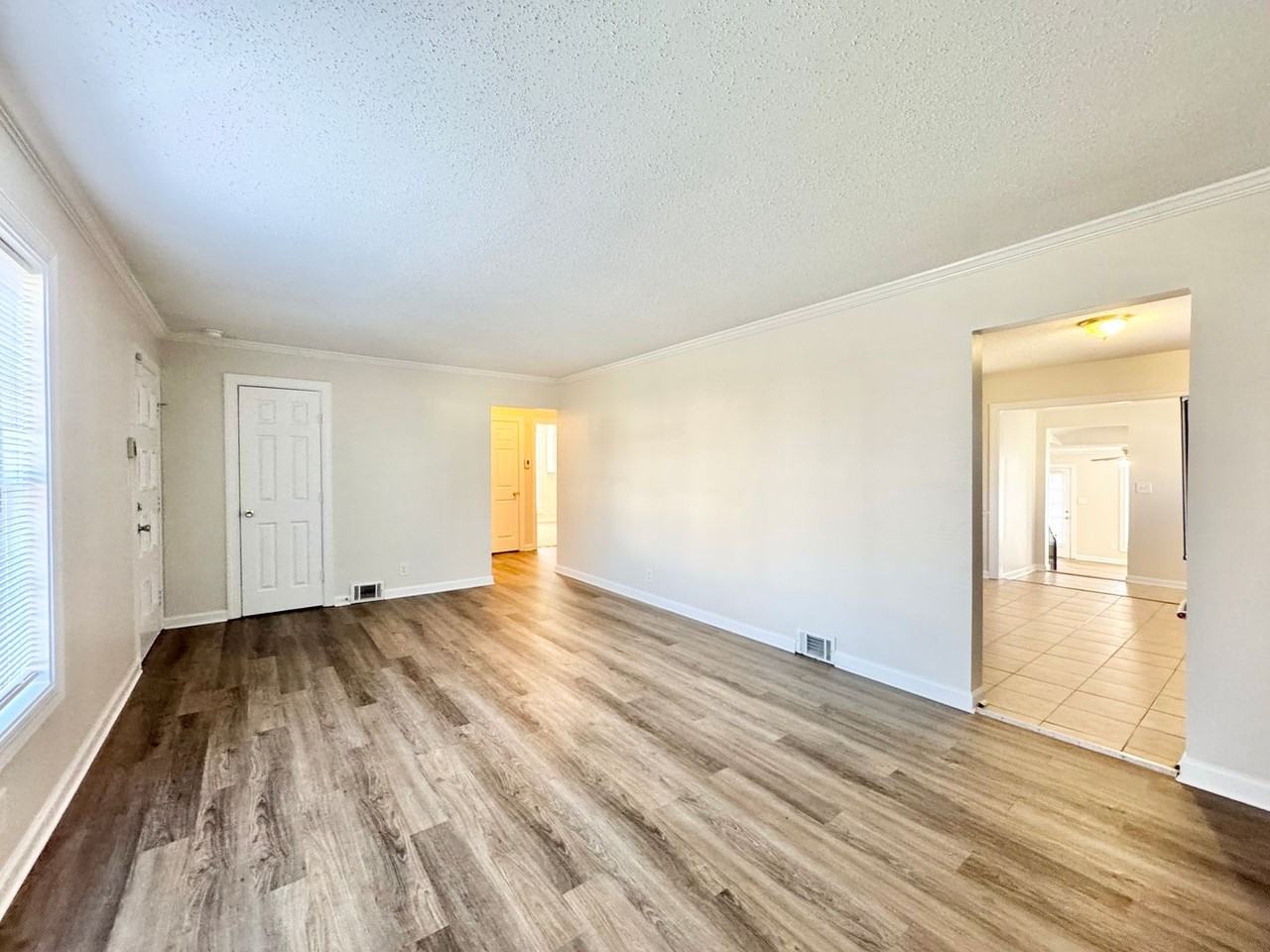 2627 Stratford Dr - Photo 3 of 27