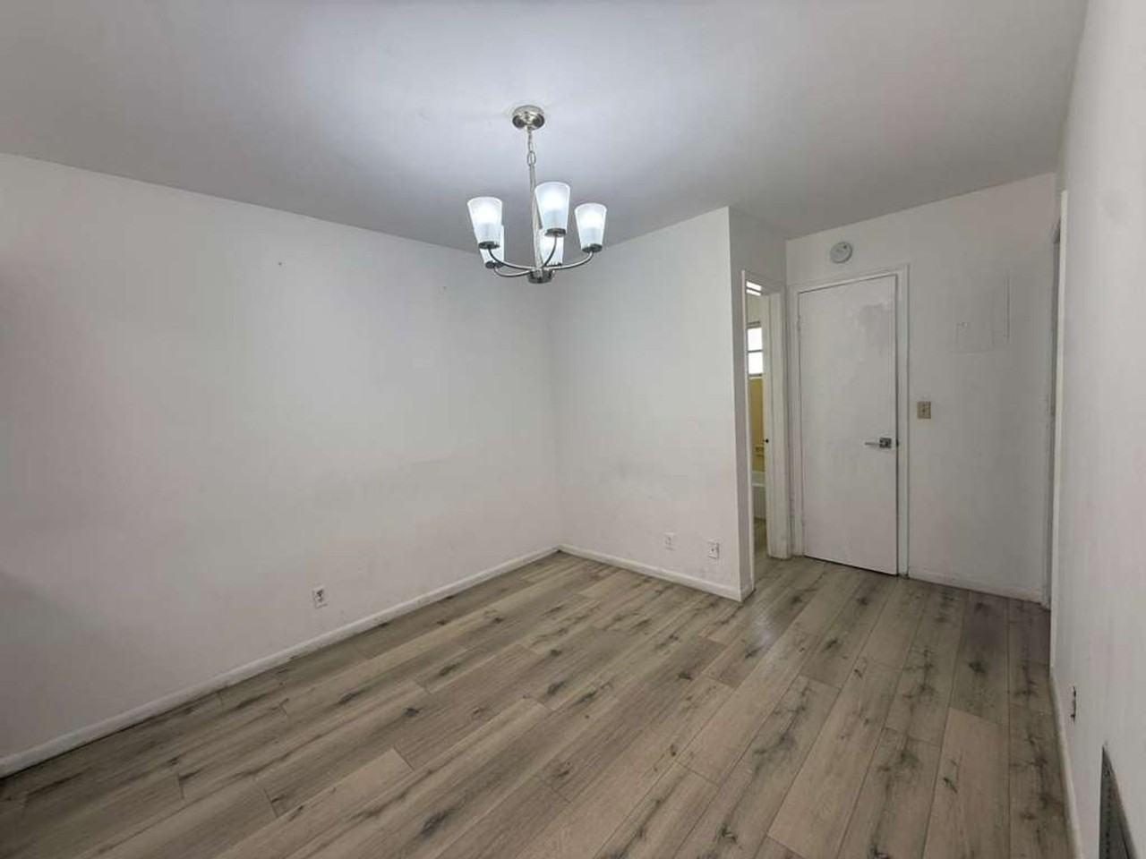 2525 PIERCE ST - Photo 5 of 28