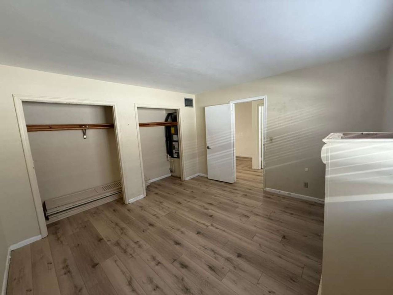 2525 PIERCE ST - Photo 4 of 28