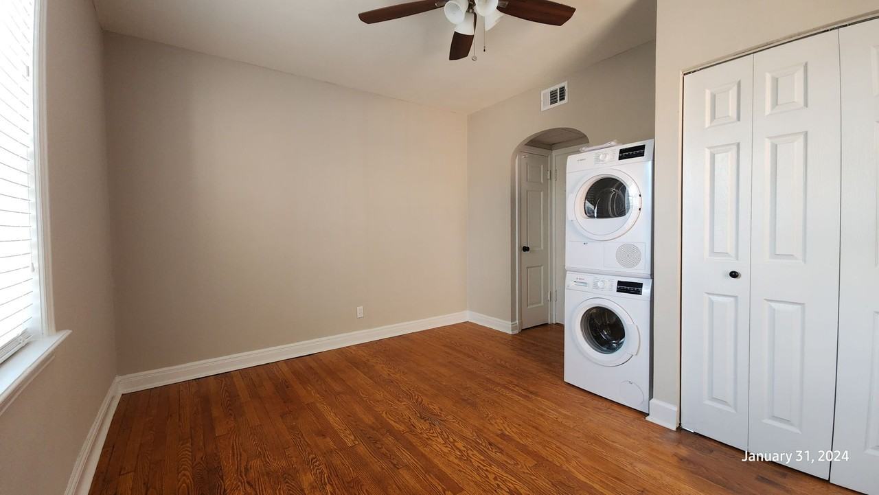 1032 Sanford Ave #1N - Photo 7 of 9