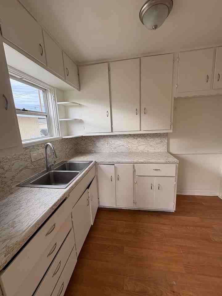 439 N Santa Fe St - Photo 3 of 28