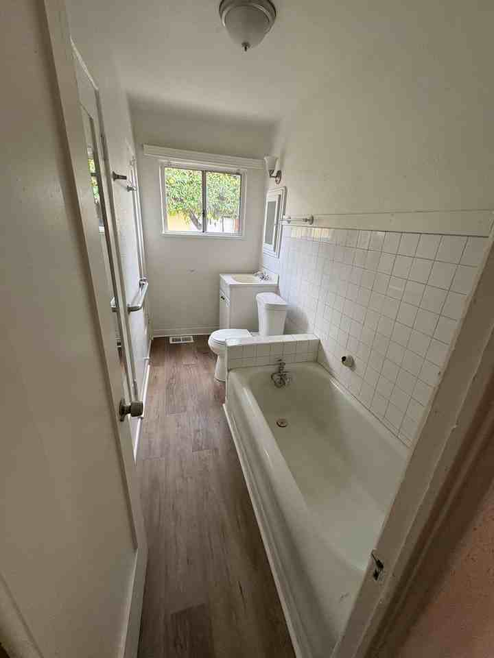 439 N Santa Fe St - Photo 7 of 28