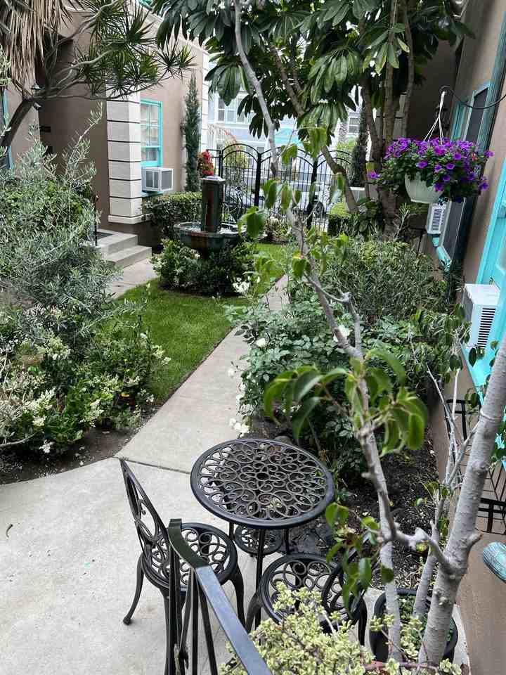 326-332 N Gardner Street - Photo 6 of 6