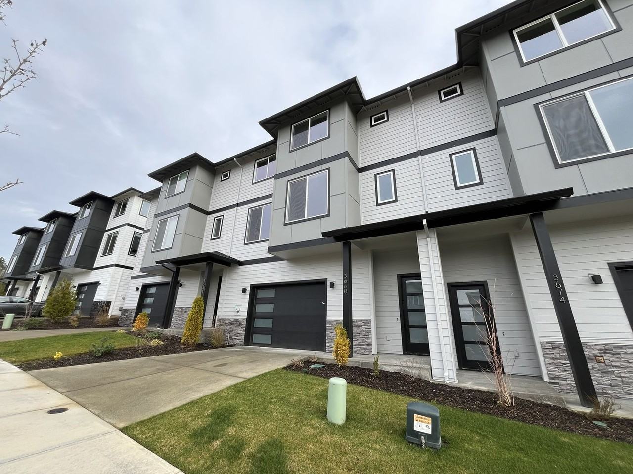 3660 Sw Sandlewood Ln - Photo 5 of 37