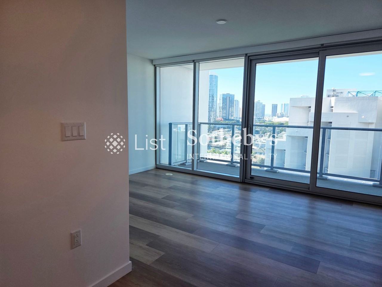 1500 Rycroft St #1310R - Photo 3 of 25