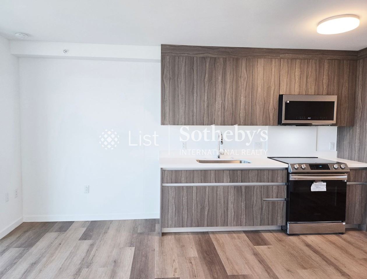 1500 Rycroft St #1310R - Photo 5 of 25