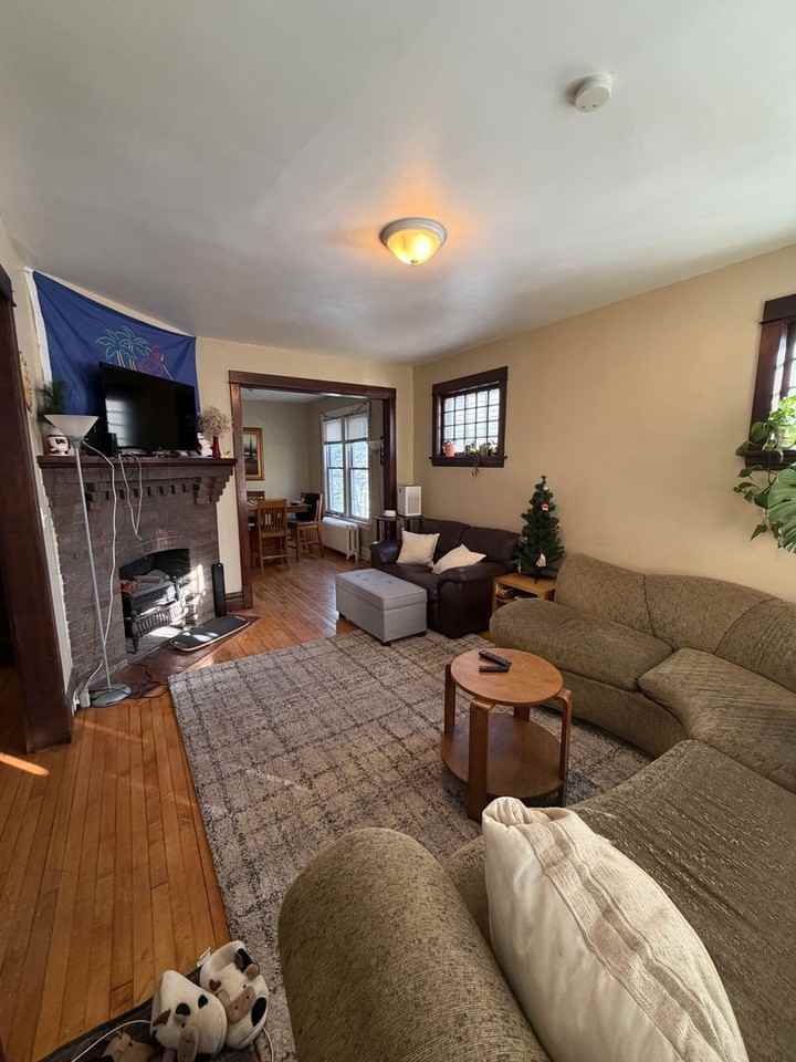 626 N 10th Ave E - Photo 2 of 20