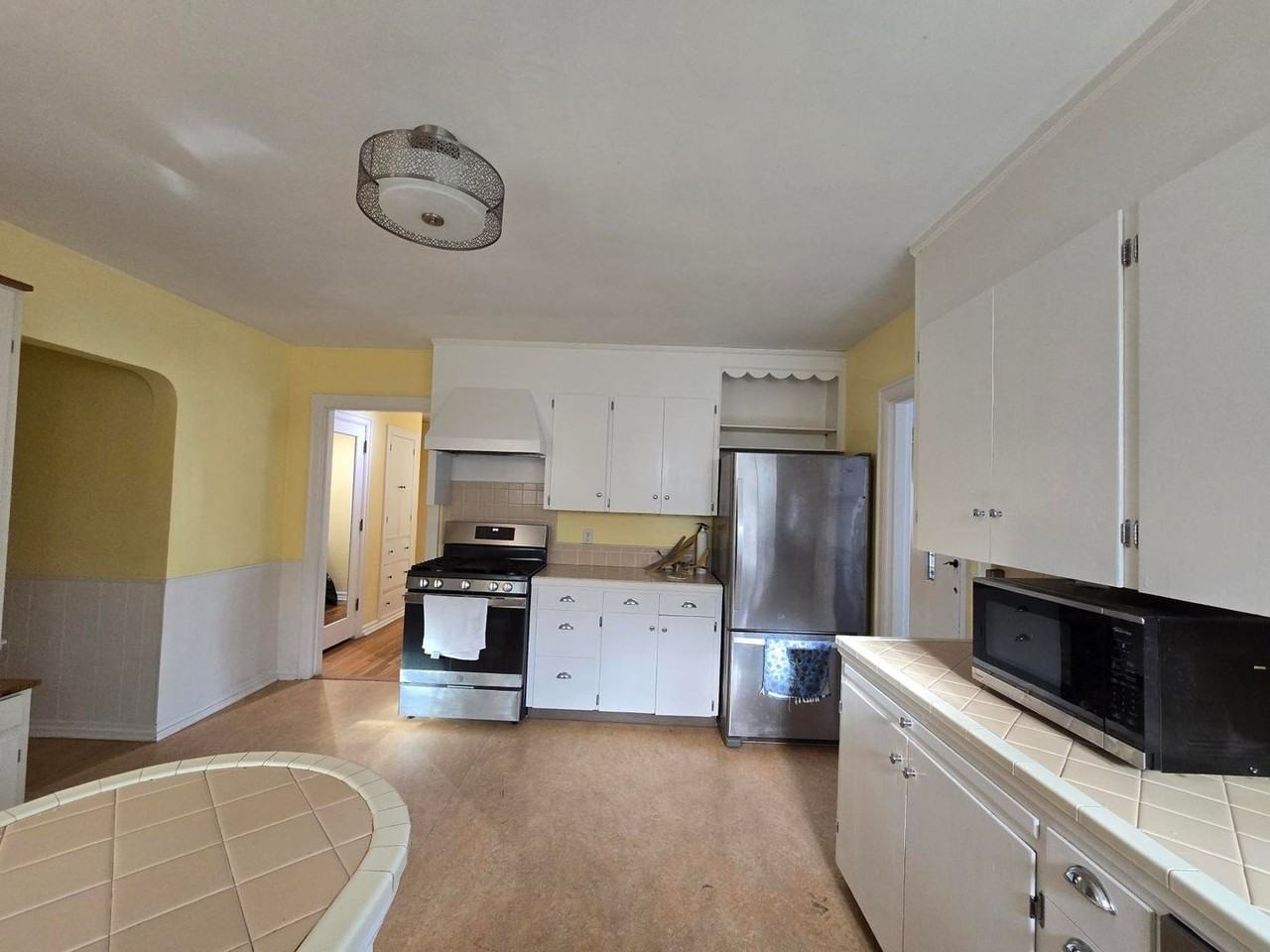 1227 S 12th St - Photo 3 of 27