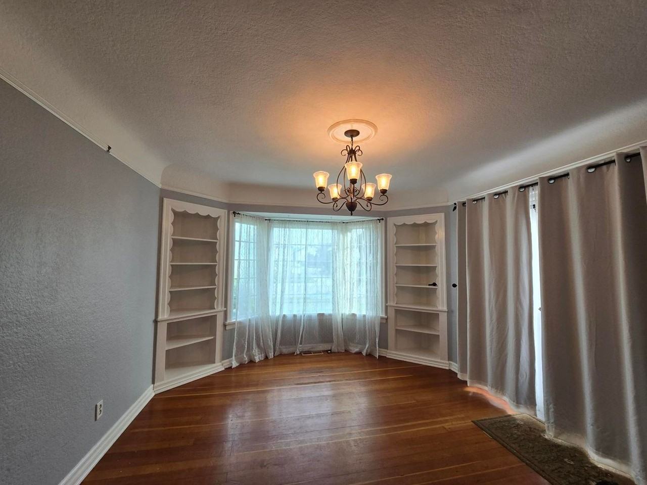 1227 S 12th St - Photo 5 of 27