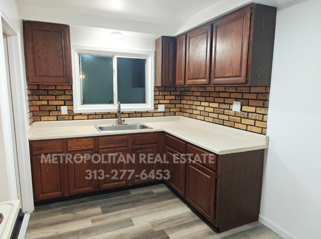 150 Clair St - Photo 5 of 15